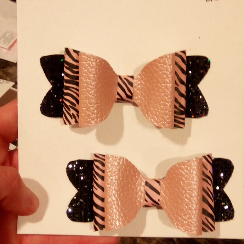 Shoe clips